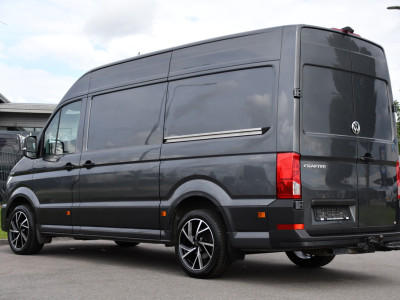 Volkswagen Crafter 35 2.0 TDI L3H3 PB Edition MARGE! Adaptieve Cruise, Camera, Carplay, 2 x Schuifdeur, Multimedia, LED, 177pk, Automaat, Stoelverwarming, Trekhaak, Uniek! foto 3