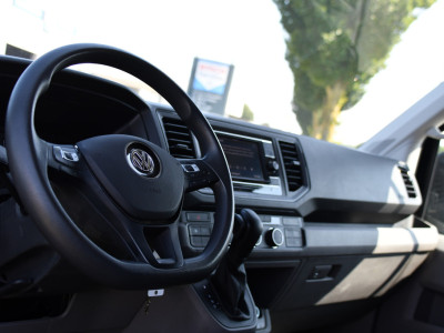 Volkswagen Crafter 35 2.0 TDI L3H3 RWD Black Edition Camera, Adaptieve Cruise, 3500kg Trekhaak, Automaat, LED, Geveerde stoel, 164pk, Massage stoel, Uniek! foto 2
