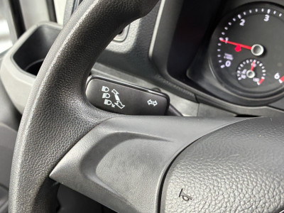 Volkswagen Crafter 35 2.0 TDI L4 Bakwagen Airco Carplay Laadklep 750kg Lat om Lat Lederen bekleding 14