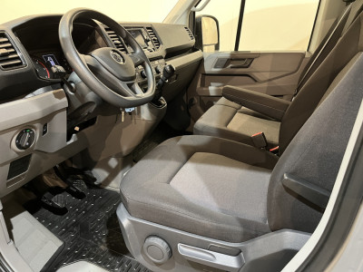 Volkswagen Crafter 35 2.0 TDI L4H3 180 PK / Euro 6 / Trekhaak 3.000 KG / Airco / CarPlay / Cruise Control / PDC / 57.400 KM !! foto 6