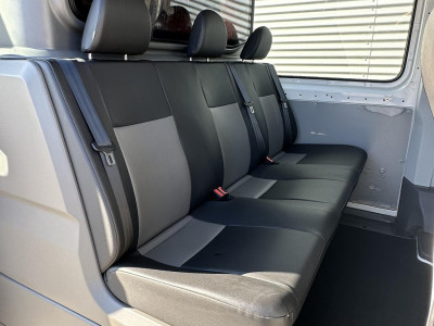 Volkswagen Crafter 35 2.0 TDI RWD L2H2 DC Dubbele cabine Highline 177pk achterwielaanrijving foto 4
