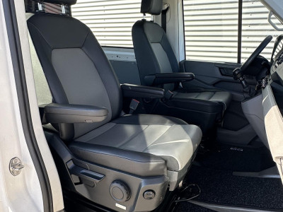 Volkswagen Crafter 35 2.0 TDI RWD L2H2 DC Dubbele cabine Highline 177pk achterwielaanrijving foto 5