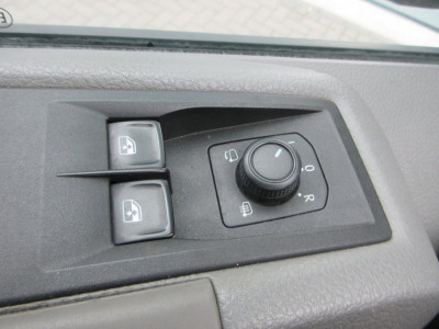 Volkswagen Crafter 35 2.0 TDI ,euro 6 ,automaat, camera ,navigatie, L3H2 (L2H1) trekhaak foto 16