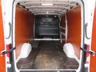 Volkswagen Crafter 35 2.0 TDI ,euro 6 ,automaat, camera ,navigatie, L3H2 (L2H1) trekhaak foto 6