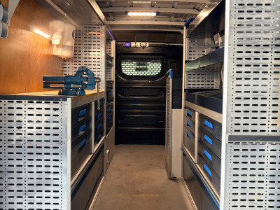 Volkswagen Crafter Servicewagen 35 2.0 TDI 140pk L3H3 Highline Sortimo Victron v230 Standkachel Trekhaak 3000KG RIJKLAARPRIJS foto 2