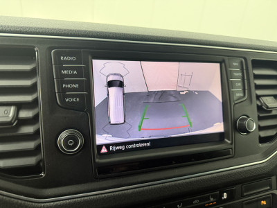 Volkswagen Crafter e-Crafter L3H3 36 kWh | Elektrisch | Navigatie | Camera | Airco | 3-Zits | Cruise 20