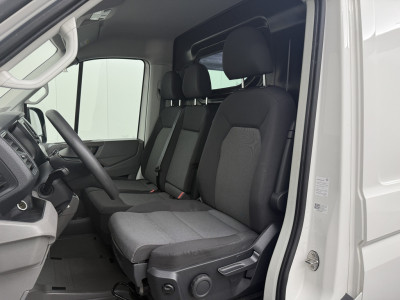 Volkswagen Crafter e-Crafter L3H3 36 kWh | Elektrisch | Navigatie | Camera | Airco | 3-Zits | Cruise 21