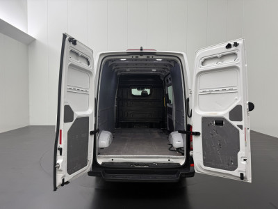 Volkswagen Crafter e-Crafter L3H3 36 kWh | Elektrisch | Navigatie | Camera | Airco | 3-Zits | Cruise 4