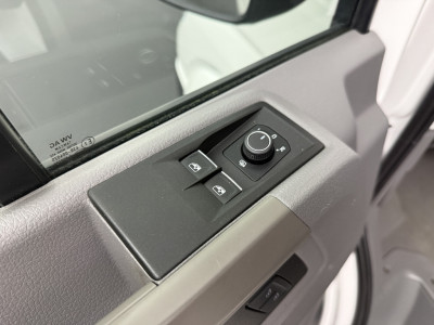 Volkswagen Crafter e-Crafter L3H3 36 kWh | Elektrisch | Navigatie | Camera | Airco | 3-Zits | Cruise 8