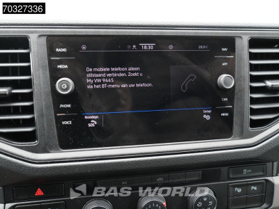 Volkswagen Crafter 140pk Automaat L3H3 Trekhaak Airco Cruise Parkeersensoren v+a APK 05-2027 Euro6 L2H2 Airco Trekhaak Cruise control 16