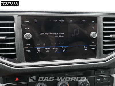 Volkswagen Crafter 140pk Automaat L3H3 Trekhaak Airco Cruise Parkeersensoren v+a APK 05-2027 Euro6 L2H2 Airco Trekhaak Cruise control 18