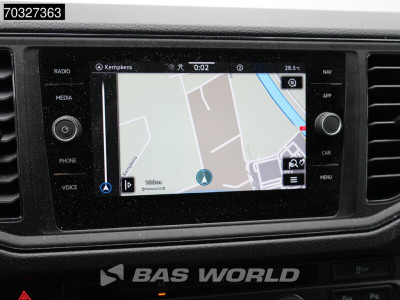 Volkswagen Crafter 140pk Automaat L3H3 Trekhaak Navi Airco Cruise Parkeersensoren v+a Euro6 L2H2 Airco Trekhaak Cruise control 17