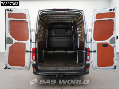 Volkswagen Crafter 140pk Automaat L3H3 Trekhaak Navi Airco Cruise Parkeersensoren v+a Euro6 L2H2 Airco Trekhaak Cruise control 7