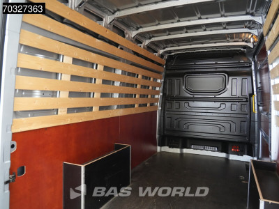Volkswagen Crafter 140pk Automaat L3H3 Trekhaak Navi Airco Cruise Parkeersensoren v+a Euro6 L2H2 Airco Trekhaak Cruise control 9
