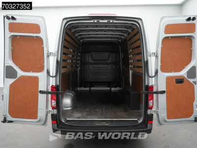 Volkswagen Crafter 140pk L3H3 Trekhaak Navi Airco Cruise Camera Parkeersensoren v+a Euro6 L2H2 Airco Trekhaak Cruise control 8