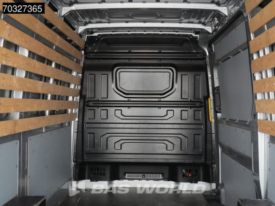 Volkswagen Crafter 140pk L3H3 Trekhaak Navi Airco Cruise Parkeersensoren Euro6 L2H2 Airco Trekhaak Cruise control 10