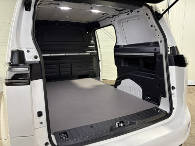 Volkswagen ID. Buzz Cargo 77 kWh, 204Pk, LED, Trekhaak, Navigatie VVB518 Prijs zoals getoond foto 16
