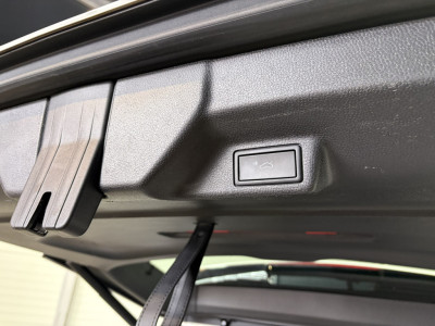 Volkswagen ID. Buzz Cargo 77 kWh | 3-Zits | Android | Apple Carplay | Navi | Achteruitrijcamera | Cruise Control | Trekhaak VVB530 Prijs zoals getoond foto 11