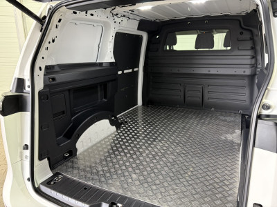 Volkswagen ID. Buzz Cargo 77 kWh | 3-Zits | Android | Apple Carplay | Navi | Achteruitrijcamera | Cruise Control | Trekhaak VVB530 Prijs zoals getoond foto 12