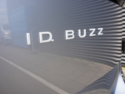 Volkswagen ID. Buzz Cargo ID. Buzz Cargo 286 pk, Bulli Limited Edition,  Achteruitrijcamera, Comfortstoelen met armleuning, Navigatie, Achterdeuren zonder ruit, Trekhaak foto 7