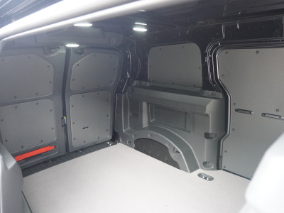 Volkswagen ID. Buzz Cargo ID. Buzz Cargo 340 pk 4-Motion Bulli Edition,  Achteruitrijcamera, Bijrijdersstoel, Navigatie, Achterdeuren zonder ruit, Trekhaak, Schuifdeur links en rechts foto 10