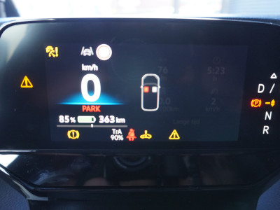Volkswagen ID. Buzz Cargo ID. Buzz Cargo 340 pk 4-Motion, Bulli Edition,  Achteruitrijcamera, Bijrijdersstoel, Navigatie, Elektrische achterklep met ruit, Trekhaak foto 14