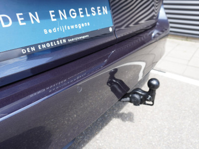 Volkswagen ID. Buzz Cargo ID. Buzz Cargo 340 pk 4-Motion, Bulli Limited Edition,  Achteruitrijcamera, Comfortstoelen met armleuning, Navigatie, Achterdeuren zonder ruit, Trekhaak, Warmtepomp foto 8