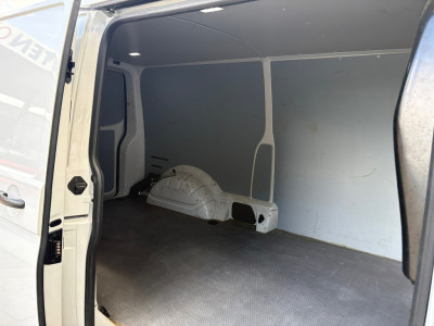 Volkswagen TRANSPORTER 2.0 TDI L2H1 150PK!|DSG Automaat|airco|achteruitrijcamera|apple carplay|drie zitplaatse 10