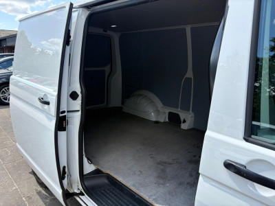 Volkswagen TRANSPORTER 2.0 TDI L2H1 150PK!|DSG Automaat|airco|achteruitrijcamera|apple carplay|drie zitplaatse 10