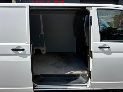 Volkswagen TRANSPORTER 2.0 TDI L2H1 150PK!|DSG Automaat|airco|achteruitrijcamera|apple carplay|drie zitplaatse 9