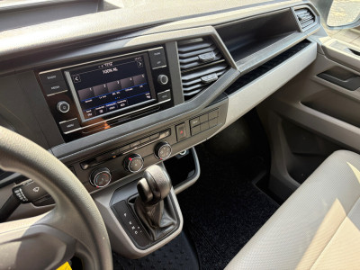 Volkswagen TRANSPORTER 2.0 TDI L2H1 150PK!|DSG Automaat|airco|achteruitrijcamera|apple carplay|drie zitplaatsen foto 14