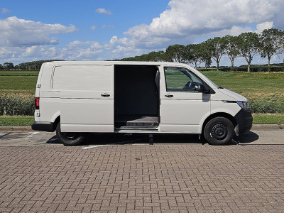 Volkswagen TRANSPORTER 2.0 TDI L2H1 150Pk Automaat T6.1 Achterdeuren Carplay 3-Zits Camera BPM-vrij Lm-Velgen Bumpers-Kleur! foto 10