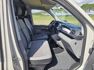 Volkswagen TRANSPORTER 2.0 TDI L2H1 150Pk Automaat T6.1 Achterdeuren Carplay 3-Zits Camera BPM-vrij Lm-Velgen Bumpers-Kleur! foto 7