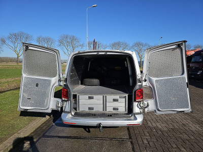 Volkswagen TRANSPORTER 2.0 TDI L2H1 Navi Trekhaak! foto 13