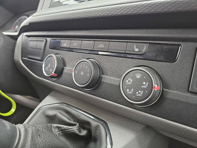 Volkswagen TRANSPORTER 2.0 TDI T6.1 L1H1 Carplay Achterklep Trekhaak CruiseControl 3-Zits Pdc Euro6 OH-Historie! foto 10