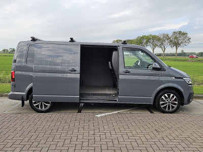 Volkswagen TRANSPORTER 2.0 TDI T6.1 L2 Virtual-Cockpit LED Navi 150Pk Automaat Lm-Velgen Trekhaak Camera Euro6! foto 14