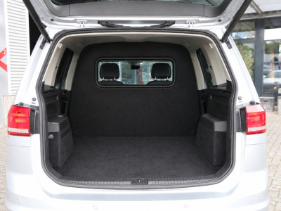 Volkswagen Touran 2.0 TDI 150 | Aut. | Grijs kenteken | Virtual | Cruise | Clima.. foto 4