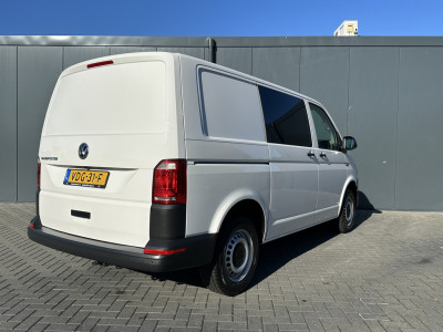Volkswagen Transporter 2.0 TDI 102 PK / L1H1 / ACHTERKLEP / 1e EIGENAAR / AIRCO / CRUISE / CAMERA foto 3