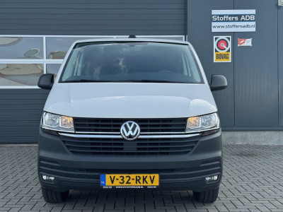 Volkswagen Transporter 2.0 TDI 110pk L2H1 | Navi | Kastinrichting Sortimo | Winterpack | Cruise | CarPlay | DAB | Betonplex foto 5