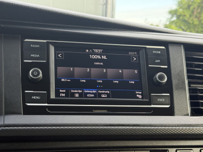 Volkswagen Transporter 2.0 TDI 111 PK / L2H1 / DUBBELE CABINE / 1e EIG. / TREKHAAK / CRUISE / CARPLAY / AIRCO / PDC foto 43