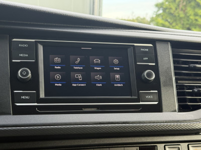 Volkswagen Transporter 2.0 TDI 111 PK / L2H1 / DUBBELE CABINE / 1e EIG. / TREKHAAK / CRUISE / CARPLAY / AIRCO / PDC foto 49