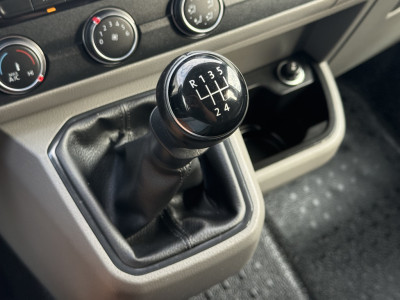Volkswagen Transporter 2.0 TDI 111 PK / L2H1 / DUBBELE CABINE / 1e EIG. / TREKHAAK / CRUISE / CARPLAY / AIRCO / PDC foto 55