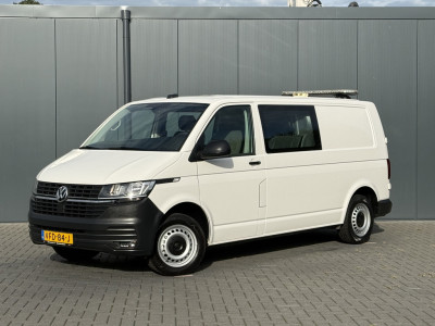 Volkswagen Transporter 2.0 TDI 111 PK / L2H1 / DUBBELE CABINE / 1e EIG. / TREKHAAK / CRUISE / CARPLAY / AIRCO / PDC foto 4