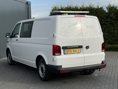 Volkswagen Transporter 2.0 TDI 111 PK / L2H1 / DUBBELE CABINE / 1e EIG. / TREKHAAK / CRUISE / CARPLAY / AIRCO / PDC foto 13
