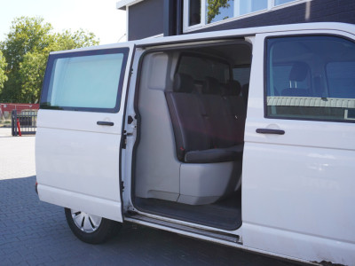 Volkswagen Transporter 2.0 TDI 150PK Automaat Dubbele Cabine EURO 6 - Airco - Cruise - Camera - € 18.900,- Excl. foto 9