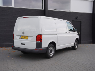 Volkswagen Transporter 2.0 TDI 150PK EURO 6 - Airco - Navi - Cruise - €14.900,- Excl. foto 2