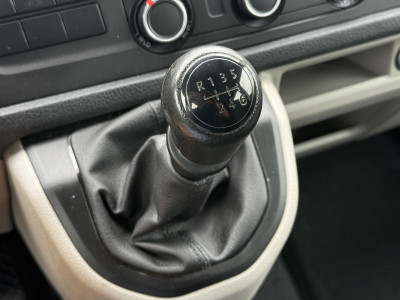 Volkswagen Transporter 2.0 TDI 150 PK / L2H1 / DUBBELE CABINE / TREKHAAK / 1e EIG. / AIRCO / CRUISE / ISOFIX / NAVI 19