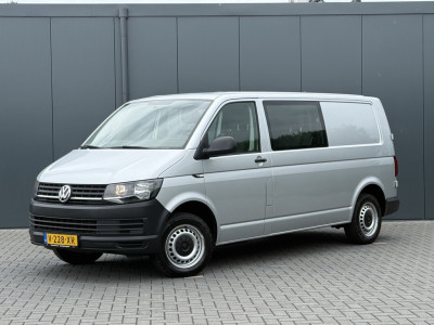 Volkswagen Transporter 2.0 TDI 150 PK / L2H1 / DUBBELE CABINE / TREKHAAK / 1e EIG. / AIRCO / CRUISE / ISOFIX / NAVI 2