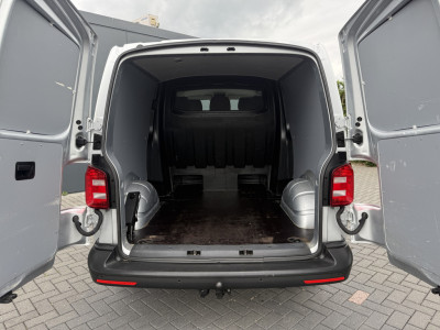 Volkswagen Transporter 2.0 TDI 150 PK / L2H1 / DUBBELE CABINE / TREKHAAK / 1e EIG. / AIRCO / CRUISE / ISOFIX / NAVI 6