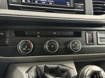Volkswagen Transporter 2.0 TDI 150 PK / L2H1 / TREKHAAK / CRUISE / AIRCO / CARPLAY / PARKEERSENSOREN foto 14